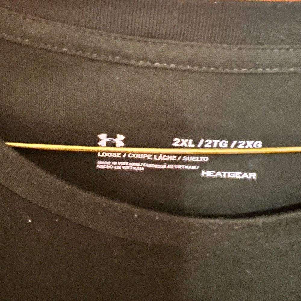 Under armor tee shirt